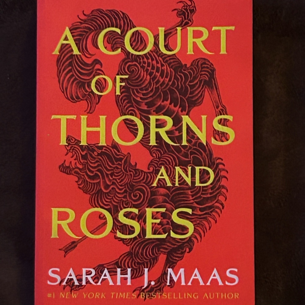A Court of Thorns and Roses by - Red and Gold Cover